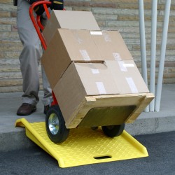 Rampă de bordură din polietilenă 68.6cm x 68.6cm, 174PR, Eagle