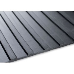 Covor Cu Striuri Late, 4 mm, rola 10 m × 1.2 m, pret per mp Covor Cu Striuri Late, 4 mm, rola 10 m × 1.2 m, pret per mp
