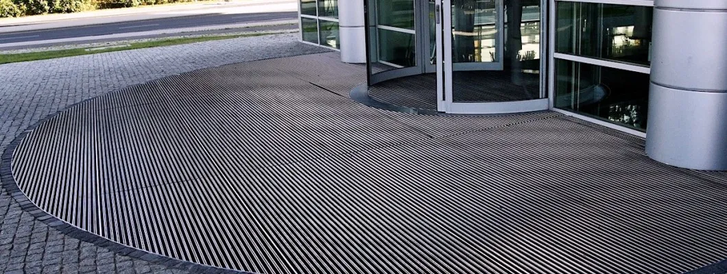 Covorașe din aluminiu pentru dotarea intrărilor în clădiri Covorașe din aluminiu pentru dotarea intrărilor în clădiri